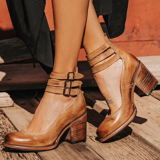 Elegant Closed-Toe Heels with Stacked Heel Design